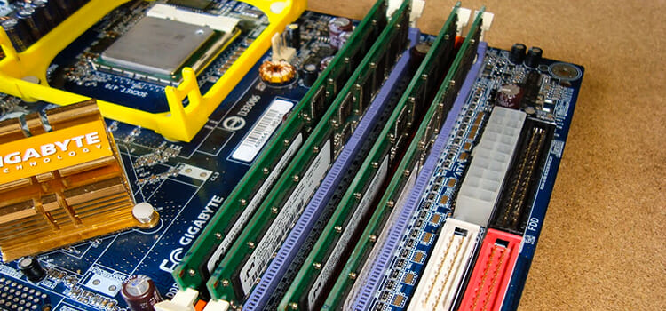 Synchronous DRAM (SDRAM)