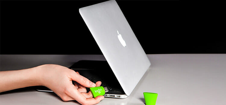 How to Install Linux from a USB Flash Drive