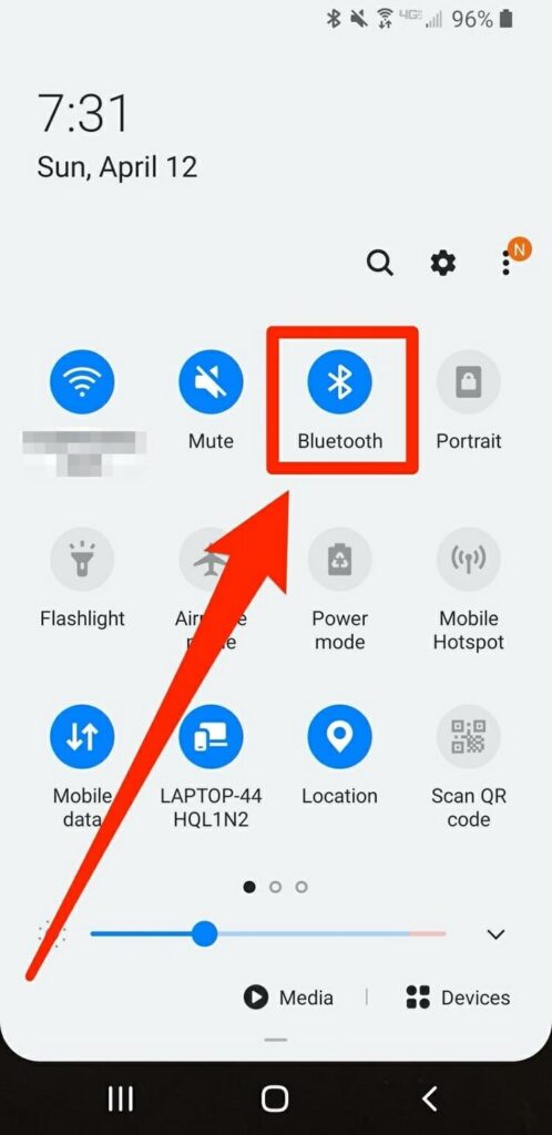 tab on the Bluetooth icon to enable it
