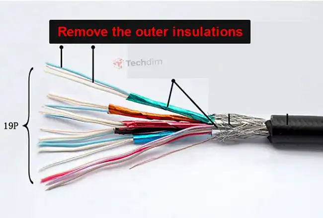 remove-the-plastic-insulation-of-the-wire-of-HDMI-cable